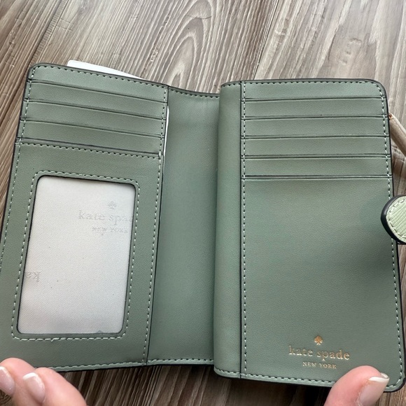 NWT Kate Spade Medium Bifold Wallet – Sage Green - Picture 6 of 9